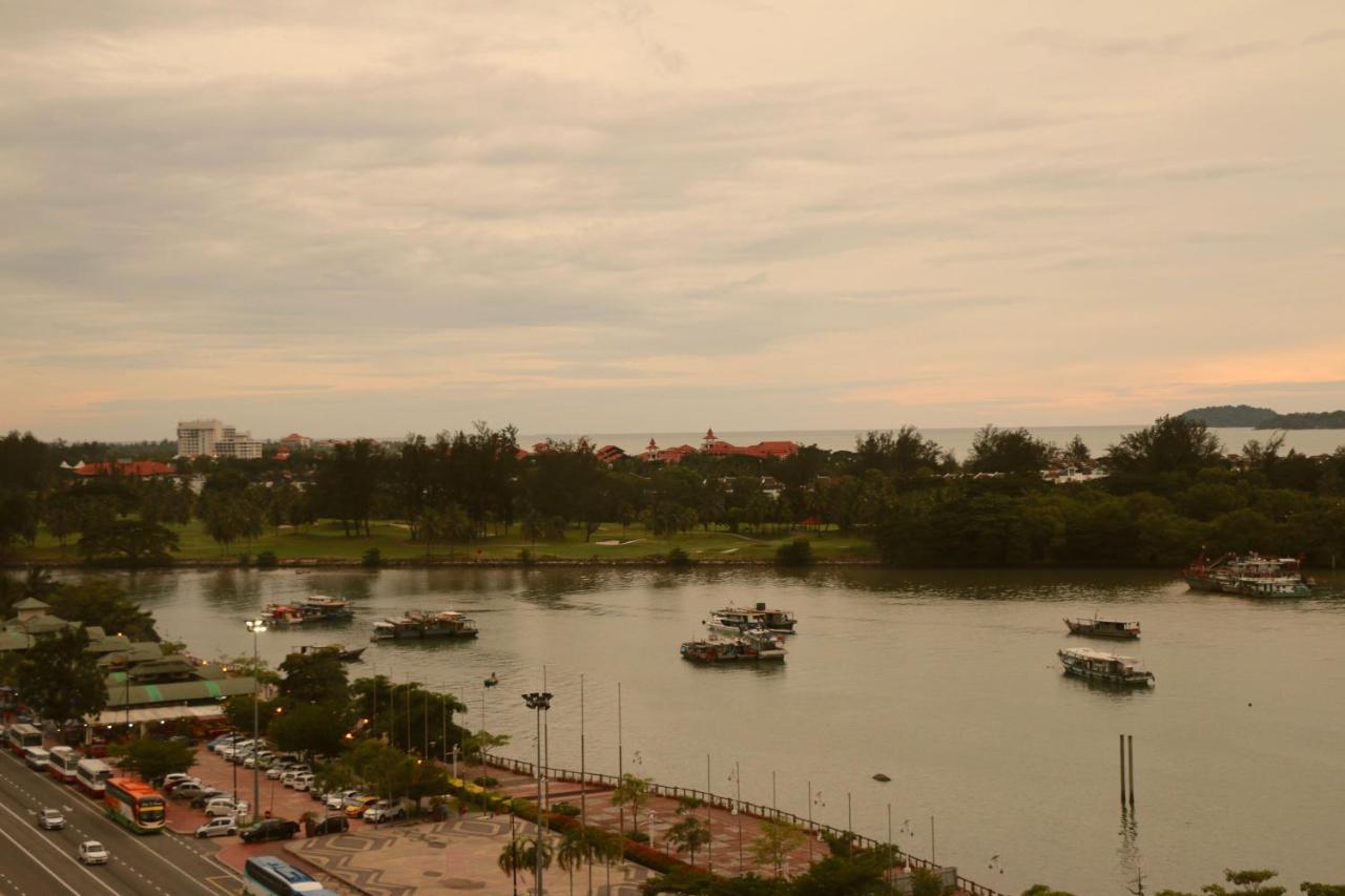 Mts @ Marina Court Resort Condo Kota Kinabalu Buitenkant foto